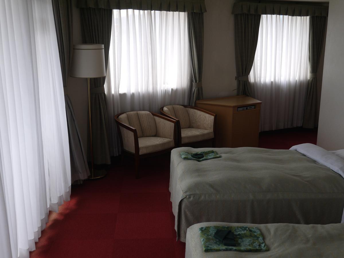 Ueno Frex Hotel Iga Bagian luar foto